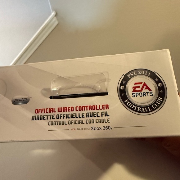 White Wired Controller for Xbox 360 - Picture 8 of 9